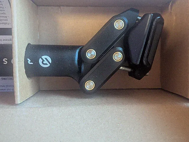 Redshift Dual-Position Seatpost: Aluminum 27.2x350 MSRP: $250 Aero TT Time Trail